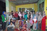 Komunitas Nimas Putri Sabdojati yang berkumpul di kediaman ketua komunitas, Aidah