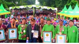 Penghargaan Rekor Leprid diterima Bupati, Wabup Sidoarjo dan tim KOSTI