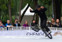 Zimmi mengikuti pertandingan BMX Flat Land di China