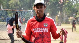 Ahmad Khudo'i Rizal memegang medali kemenangan Tunas Bumi 2019