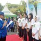 Pak Cip mengukuhkan Komunitas Yoga Kita dan Delta Runners di area Car Free Day Sidoarjo