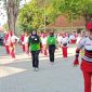 Senam bersama dipandu instruktur