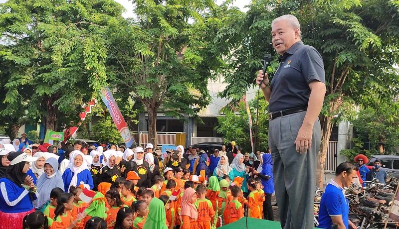 Hayono Isman memberi sambutan pada kunjungan kerjanya di KOM Kelurahan Magersari, Rabu (6/12/2023).