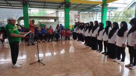 Wakil Ketua V KORMI Kab. Sidoarjo H. Totok Supriyono, S.H., mengukuhkan pengurus Kampung Olahraga Masyarakat Desa se-Kecamatan Prambon.