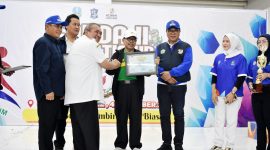 Ketua Umum KORMI Kab. Sidoarjo MG. Hadi Sutjipto menerima piagam penghargaan Peringkat II FORDA II Jatim dari KORMI Jatim, Rabu (4/12/2024) malam di Maspion Square Surabaya. Peringkat KORMI Sidoarjo berada dibawah tuan rumah Surabaya dan unggul diatas KORMI Kota Malang.