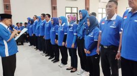 Ketua Umum KORMI Kab. Sidoarjo MG. Hadi Sutjipto mengukuhkan pengurus KORMI Kecamatan se-Kab. Sidoarjo