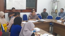 Ketua Umum KORMI Kab. Sidoarjo MG Hadi Sutjipto memimpin rapat penyerahan dana bantuan pembinaan