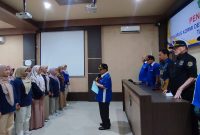 Ketua Umum KORMI Kabupaten Sidoarjo MG. Hadi Sutjipto mengukuhkan pengurus KOM se-Kecamatan Tulangan