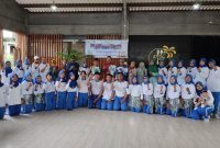 Seluruh pegiat YAI Sidoarjo berfoto bersama pengurus KORMI Sidoarjo