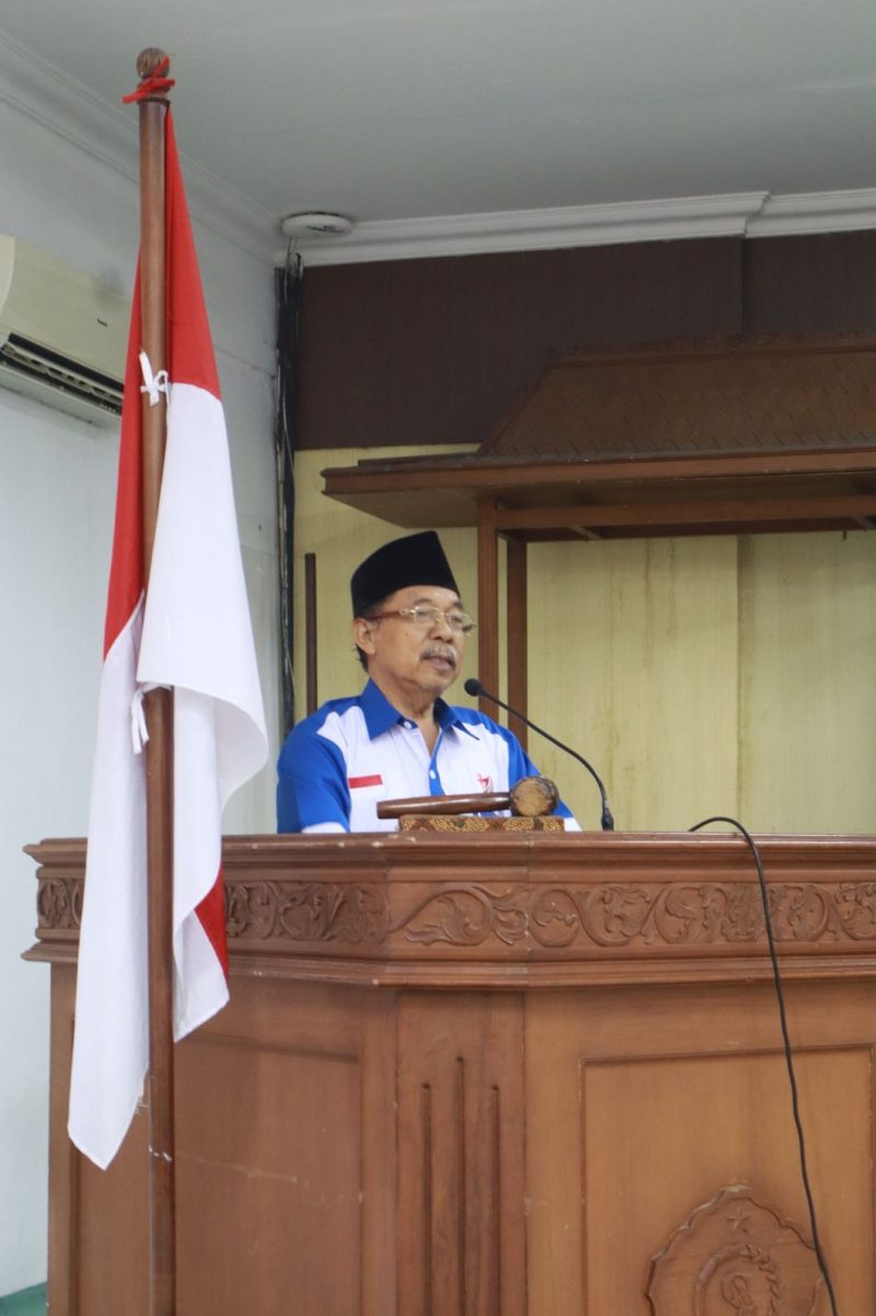 Ketua Umum KORMI Kab. Sidoarjo, H. MG Hadi Sutjipto, S.H., M.M. memberikan arahan dalam rapat pleno.