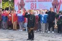 Upacara bendera HUT ke-81 Kemerdekaan Republik Indonesia di Lapangan Balai RW 06 Magersari.